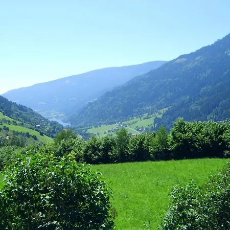 Ruhige In Feld Am By Interhome * フェルト・アム・ゼー